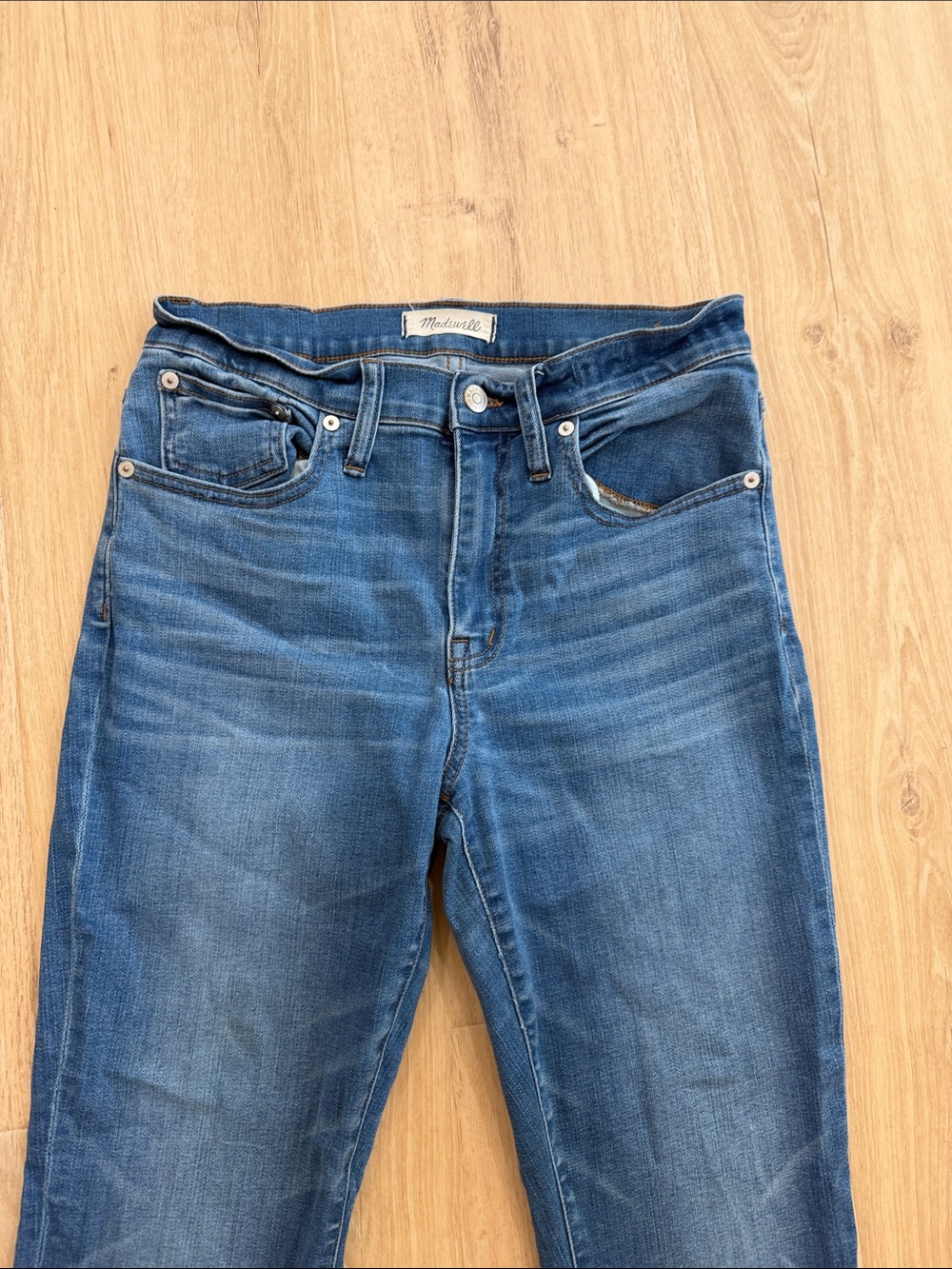 Madewell Cali- Demi-boot Women's medium wash Blue Jeans - raw edge hem - Picture 3 of 5
